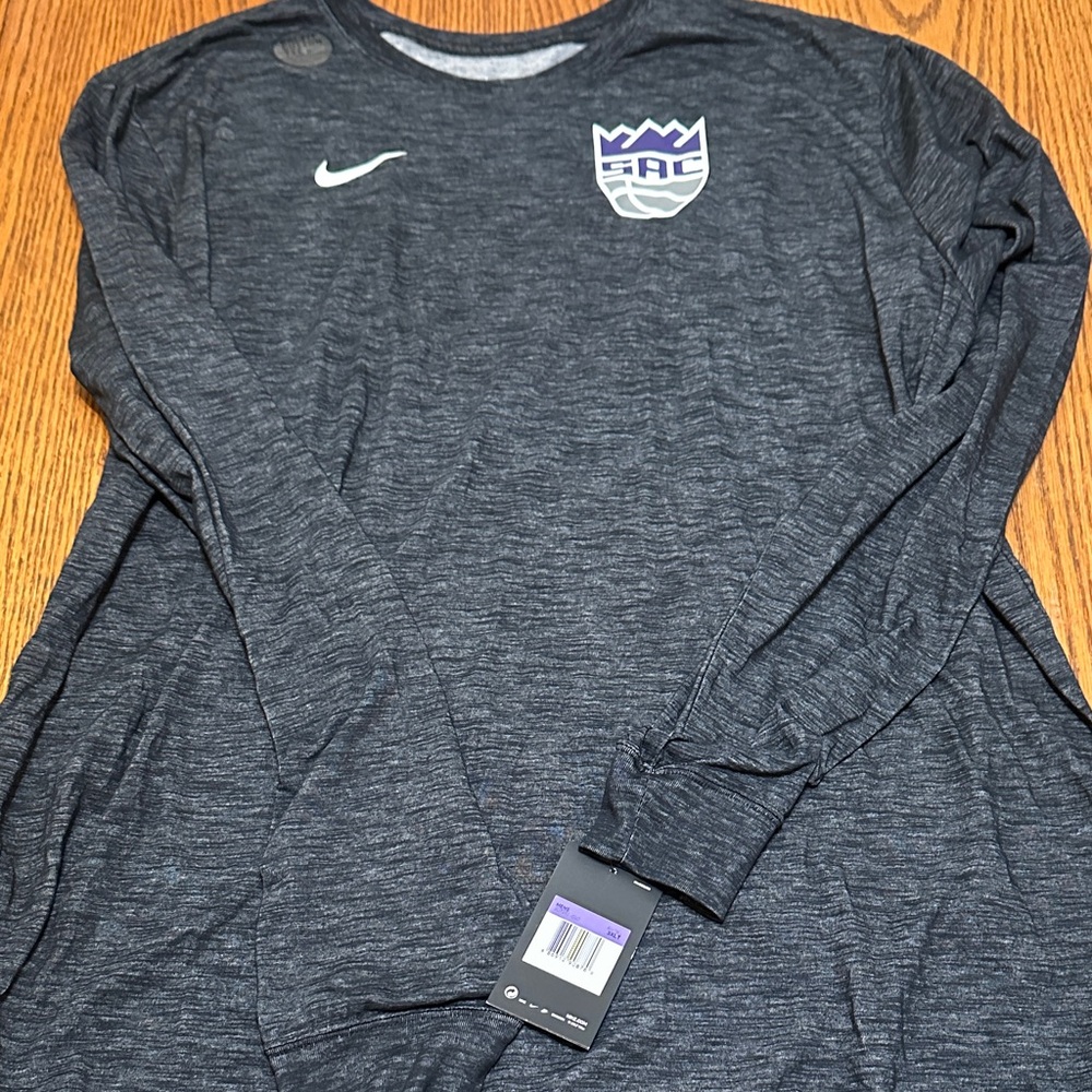 Nike Men's KINGS Long Sleeve Tee